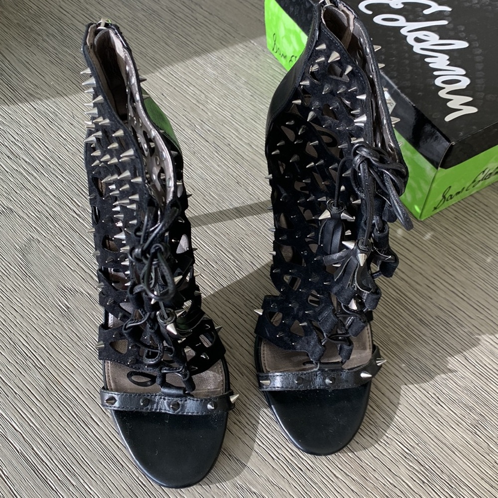 SAM EDELMAN, Allison Black Suede Stud Cutout, Size 9M. Like New. - Picture 4 of 10